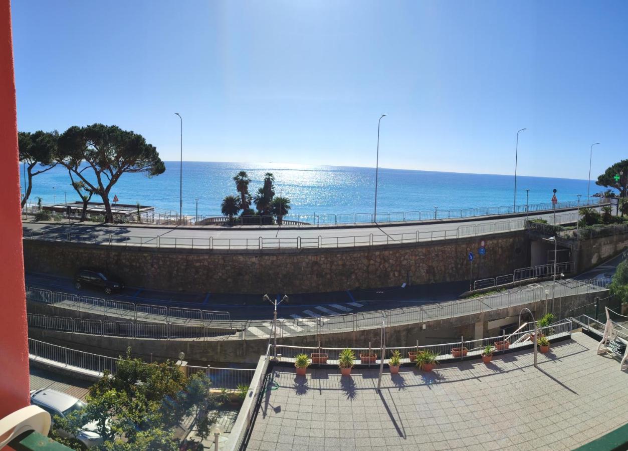 Costa 3*